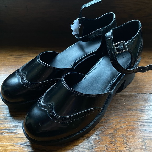 black heeled maryjanes - Picture 2 of 5